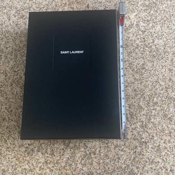 Saint Laurent YSL Le 5 à 7 Leather Hobo in Nero - Picture 12 of 12